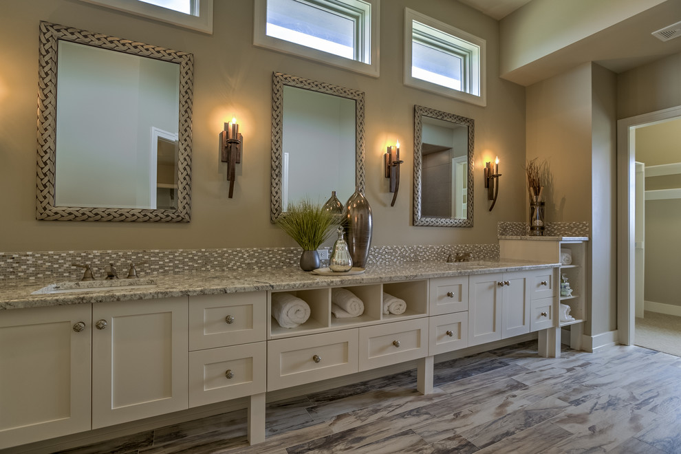 This is an example of a traditional bathroom in Omaha.