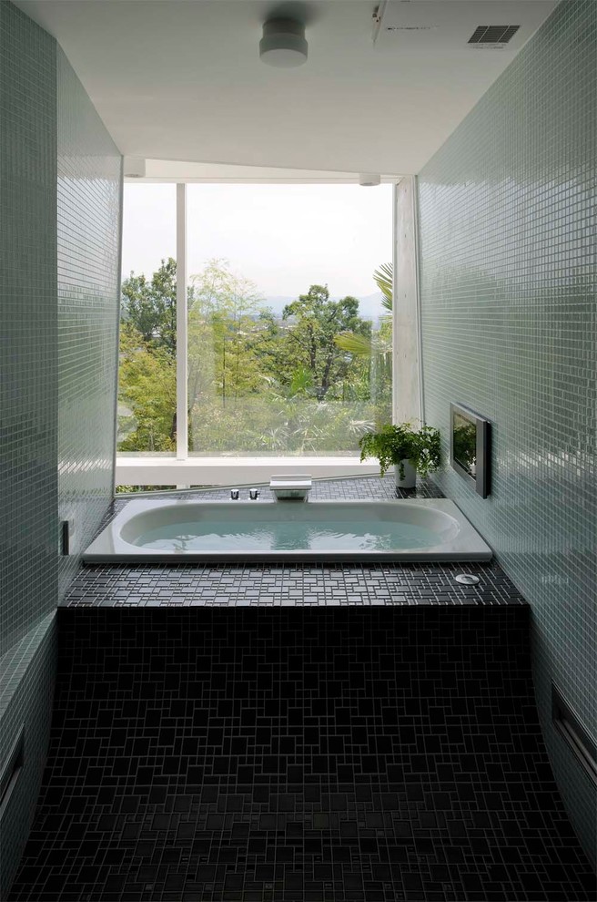 京都にあるおしゃれな浴室の写真