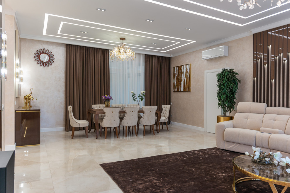 Дом с бассейном