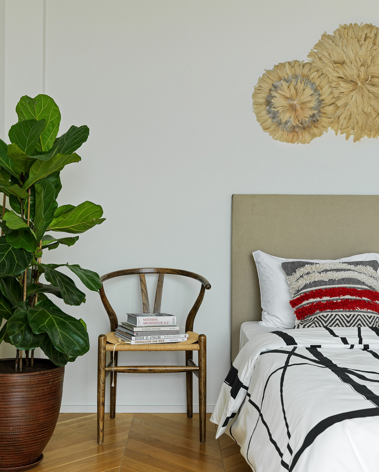 Seaside apartment with a sence of air