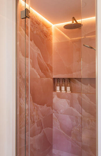 Teenage girl bathroom design in pink bathroom