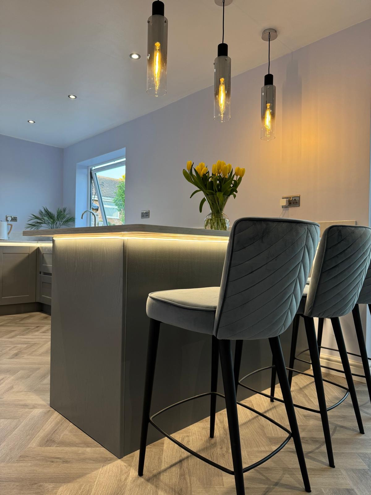True Handleless Shaker Kitchen