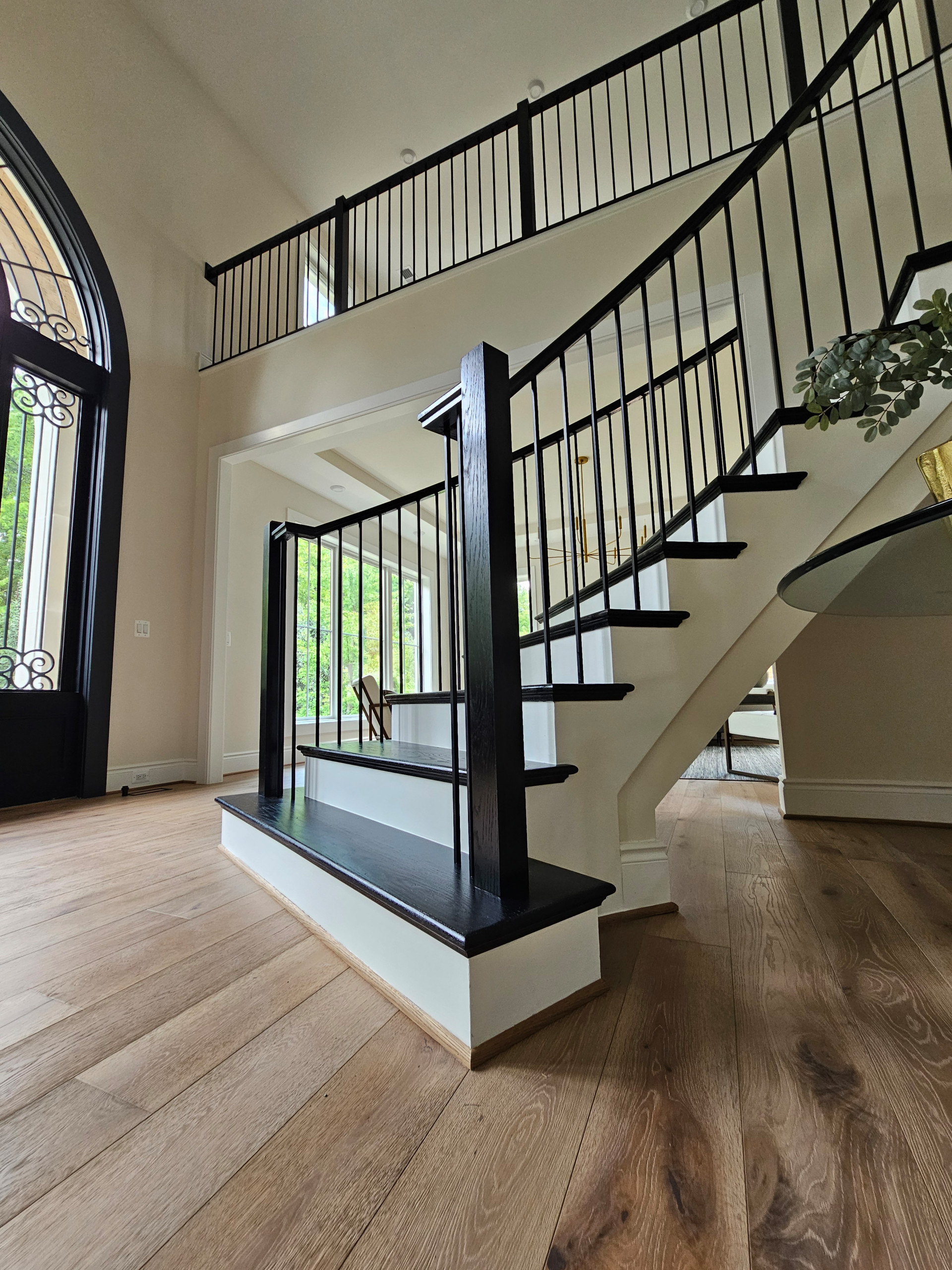 Elegant Curve Elevates Modern Design, Mclean, VA 22101