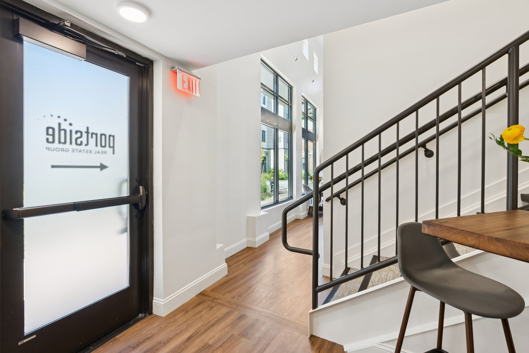Coastal Contemporary Office