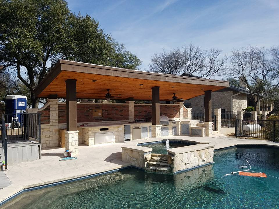 Transitional pool photo in Austin