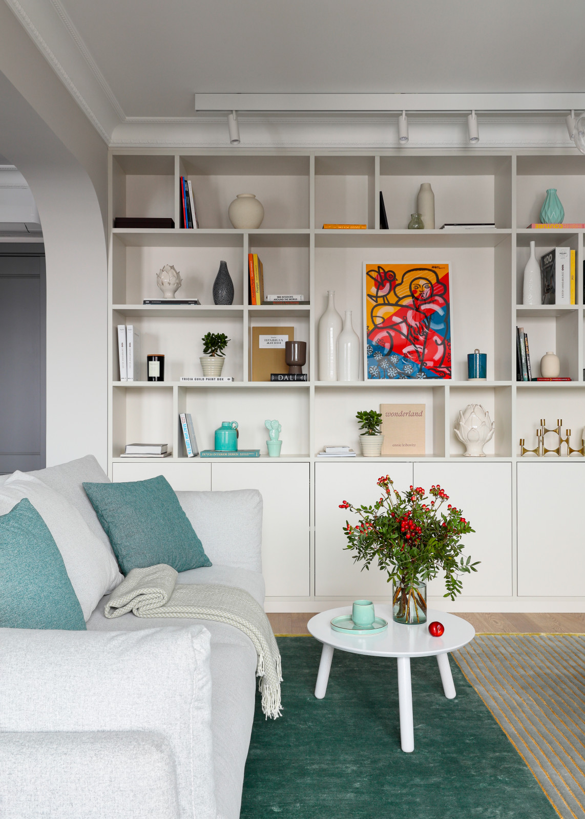 Квартира с синей кухней и детской комнатой