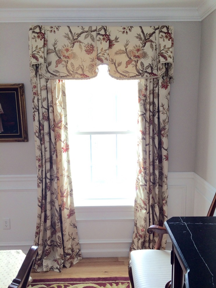 Example of a transitional dining room design in Phoenix