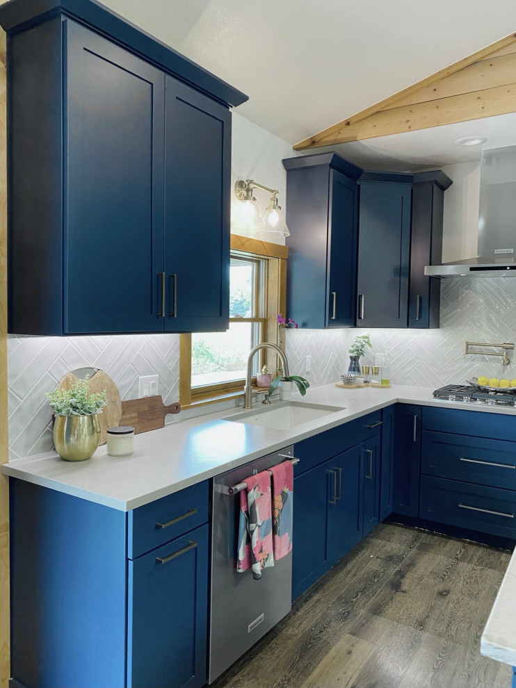 Kitchen - rustic kitchen idea in Denver