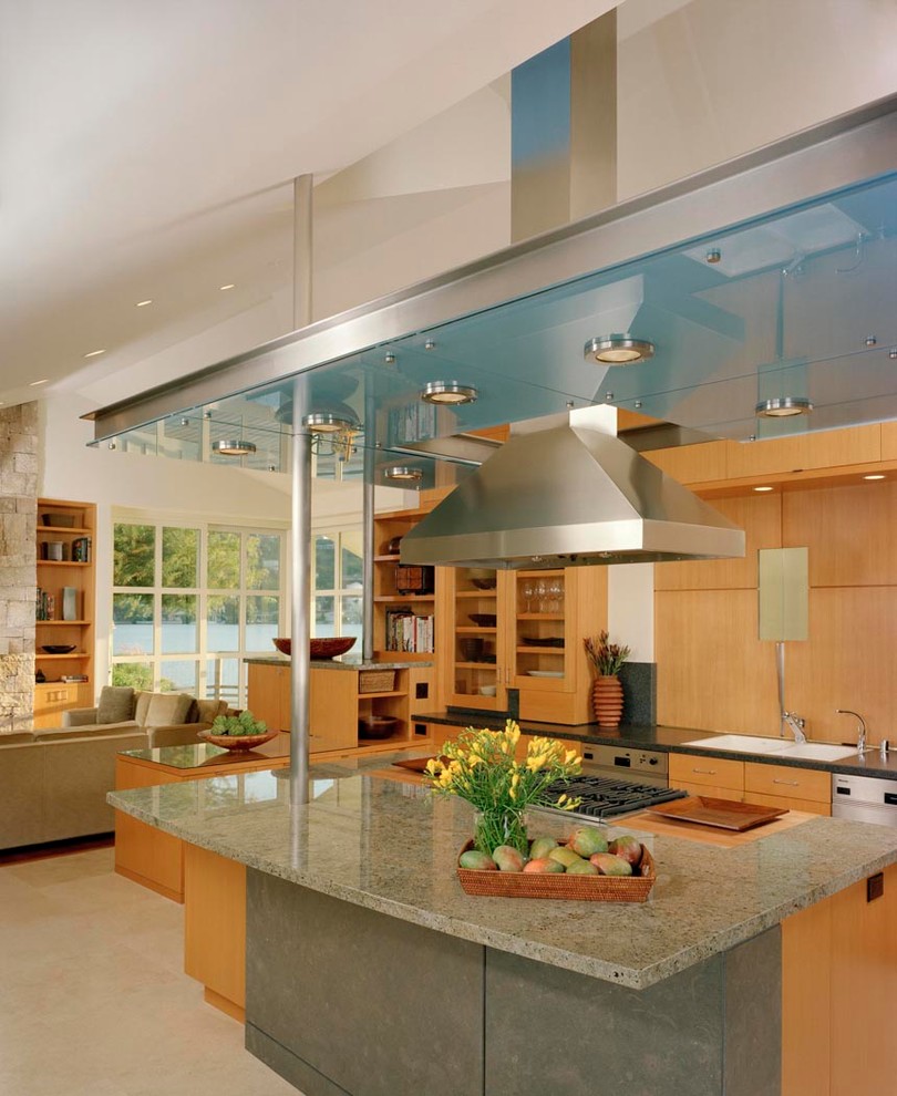Kitchen - kitchen idea in Seattle