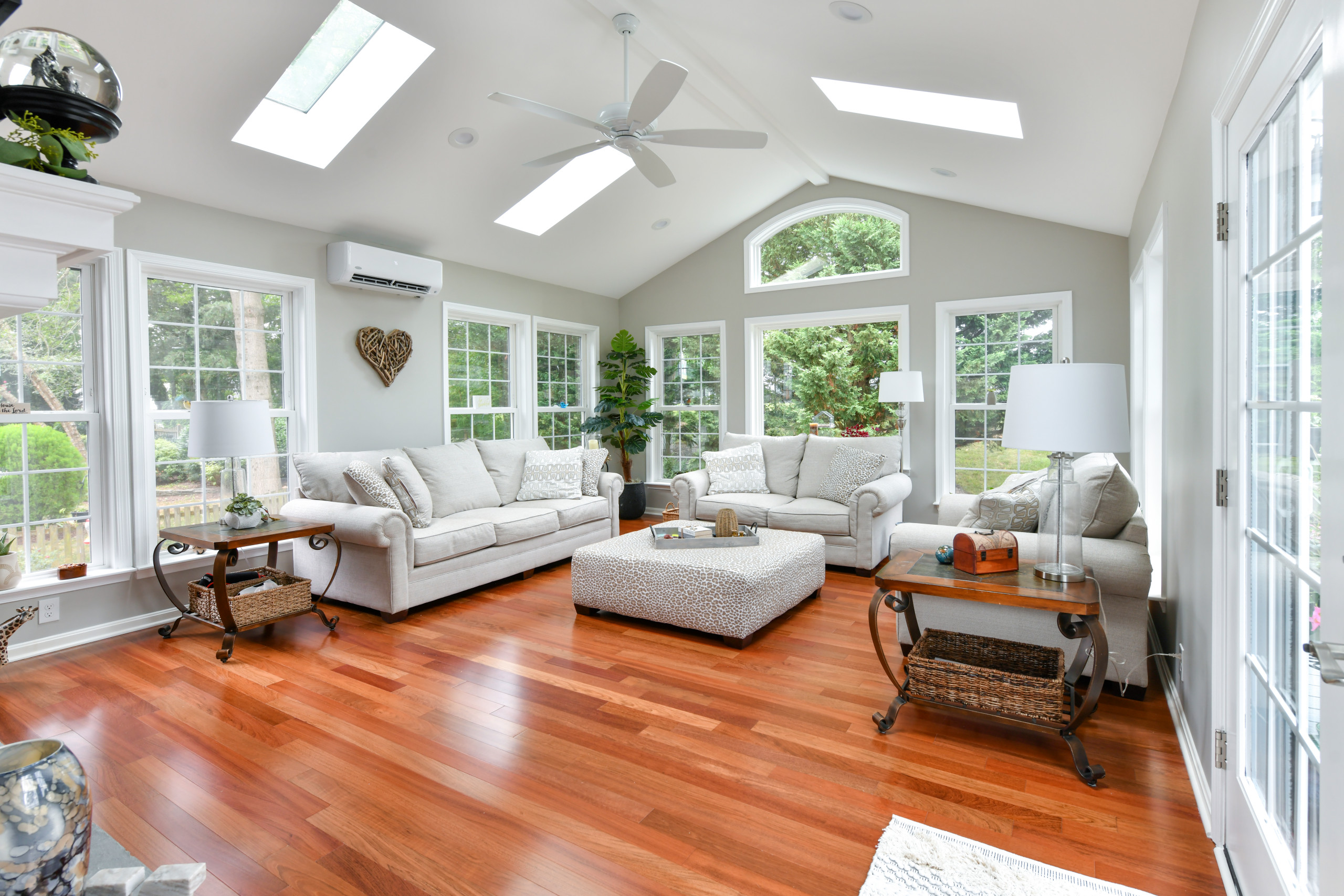 Huge Entertaining Deck and Sunroom