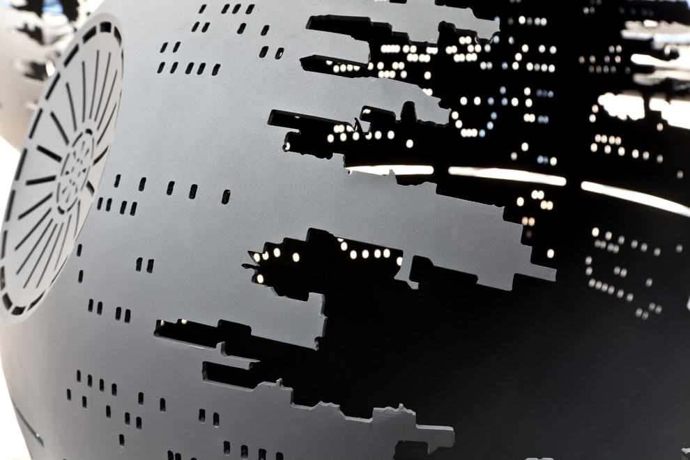 Уличный очаг "Звезда смерти"