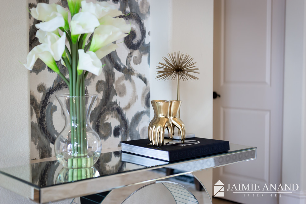Inspiration for a transitional home design remodel in Austin