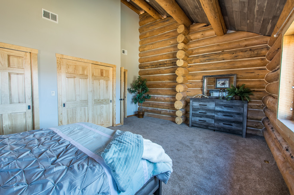 Mountain style home design photo in Denver