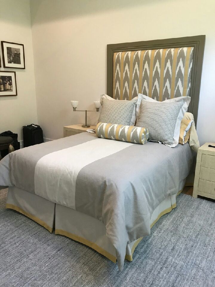 Bedroom - mid-sized transitional master light wood floor and beige floor bedroom idea with blue walls and no fireplace