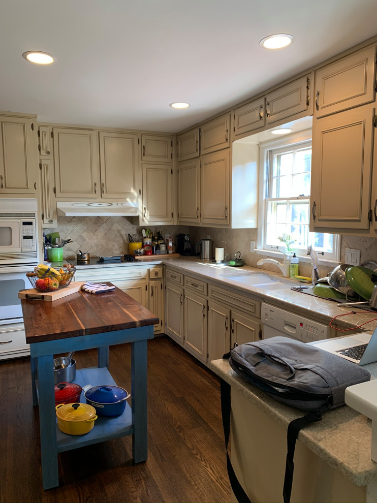Inspiration for a transitional kitchen remodel in Atlanta