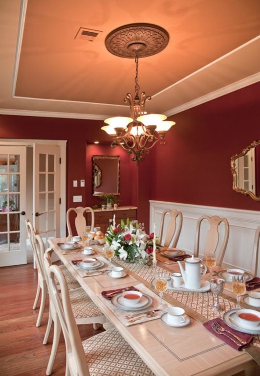 This is an example of a traditional dining room in Seattle.