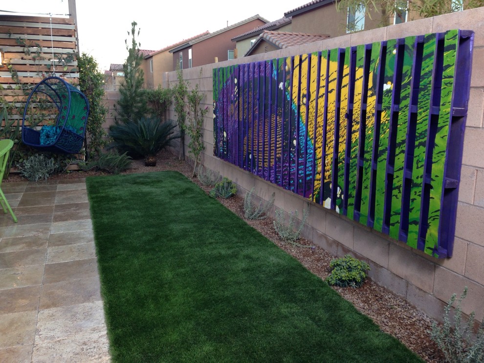 Design ideas for a contemporary landscaping in Las Vegas.