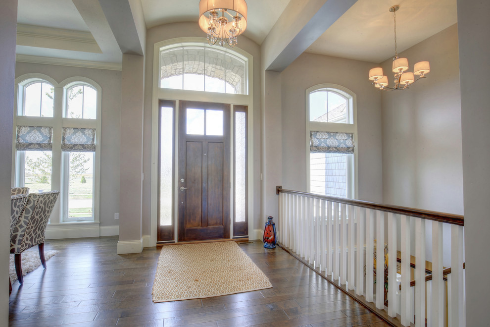 Transitional home design photo in Chicago