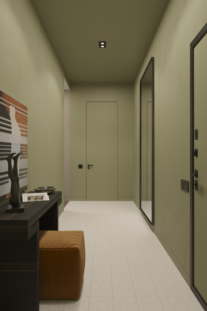 Яркая прохожая