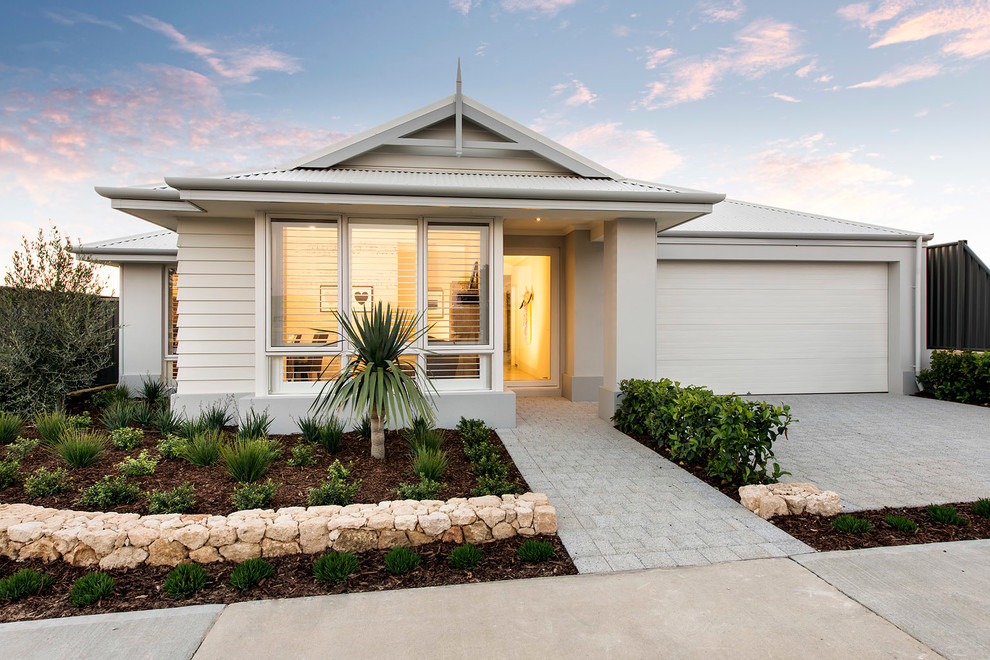 Design ideas for a beach style exterior in Perth.