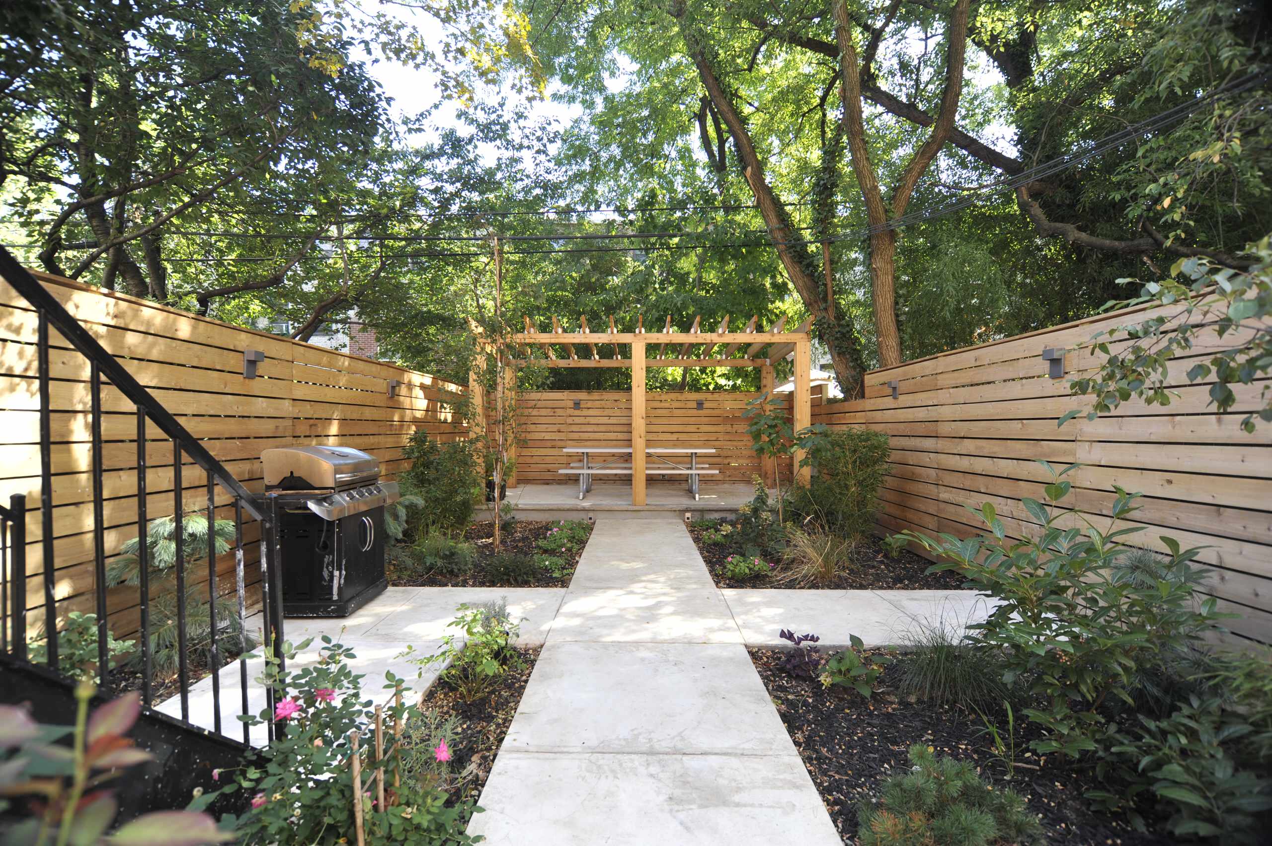 Townhouse Backyard - Photos \u0026 Ideas | Houzz, image size:2560x1704