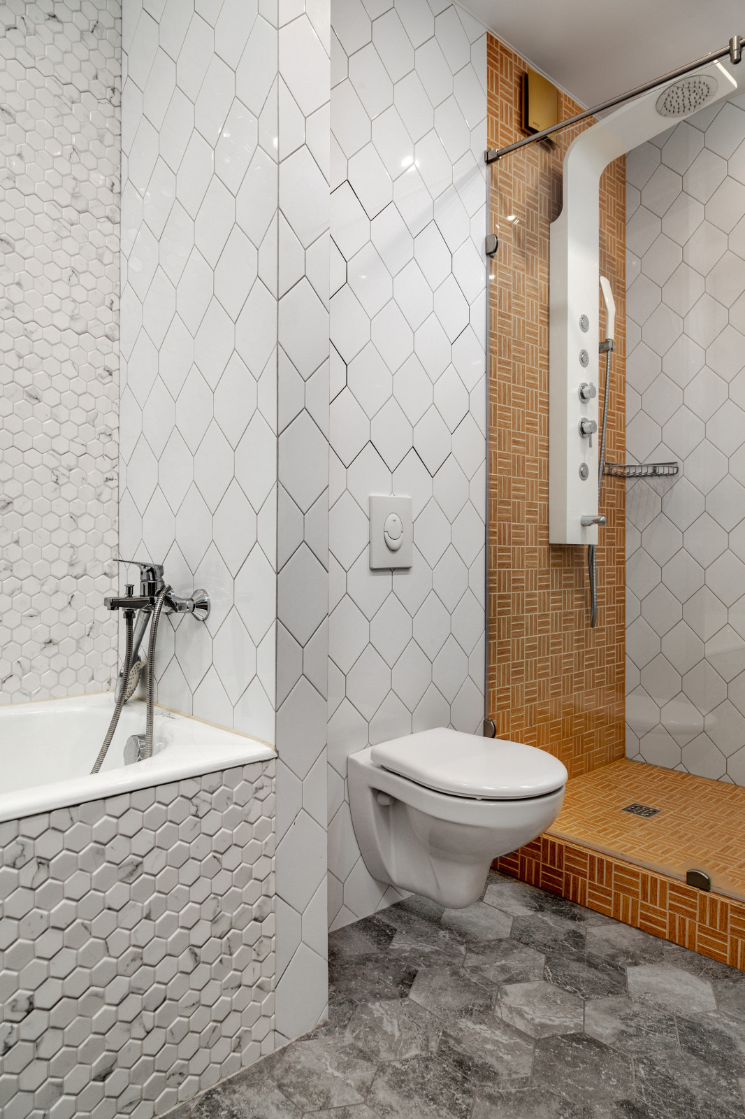 Купание красного коня.Ванная комната.