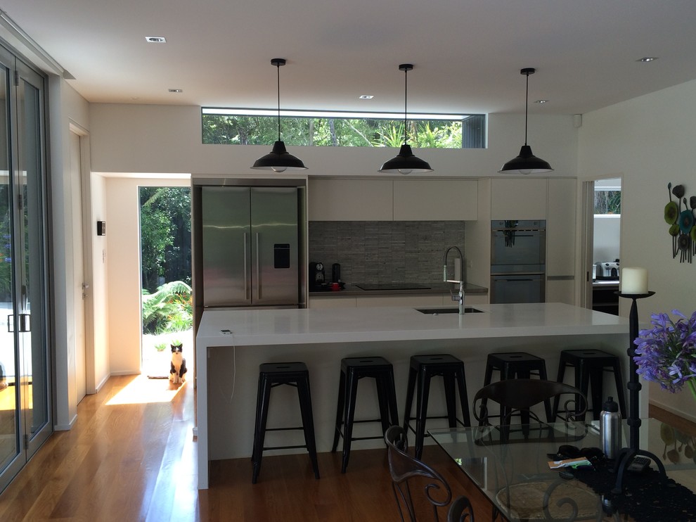 Photo of a contemporary kitchen in Auckland.