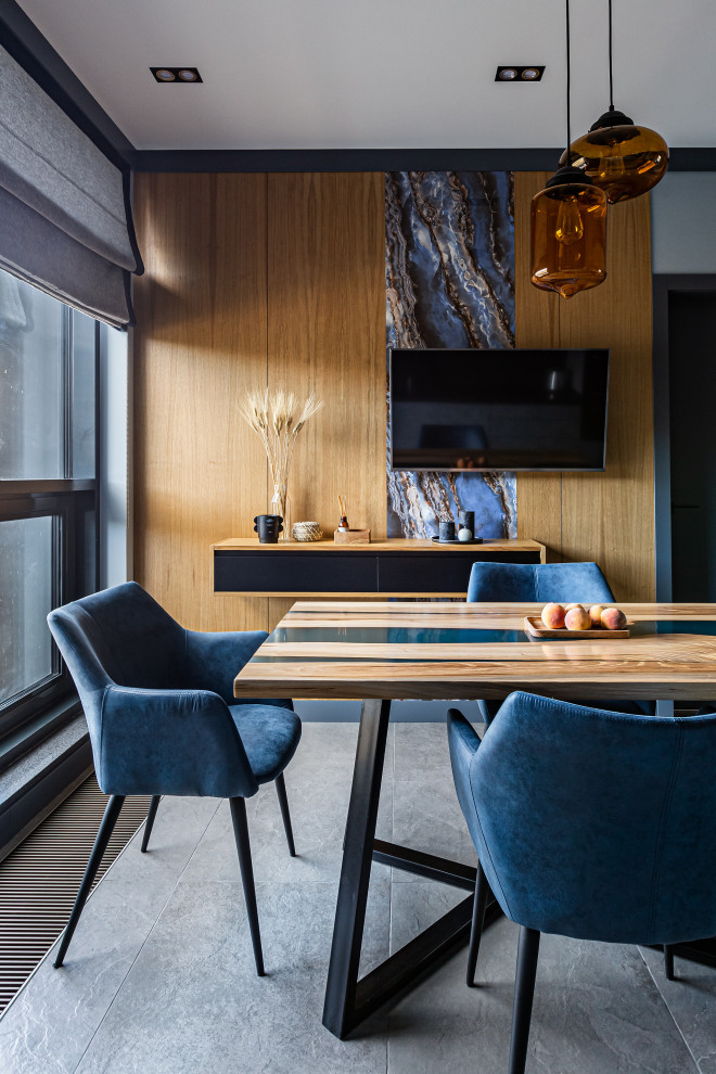 Источник вдохновения для домашнего уюта: кухня-столовая среднего размера в современном стиле с серыми стенами, полом из керамогранита, серым полом и деревянными стенами