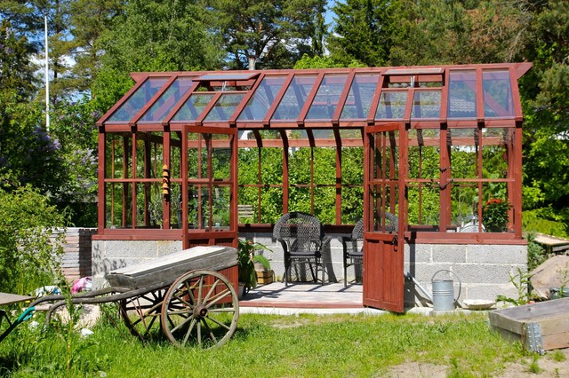 V&auml;xthus i tr&auml; scandinavian-garden