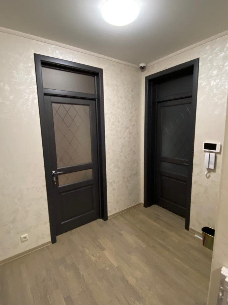 Двери из массива (фото работ с нескольких объектов)