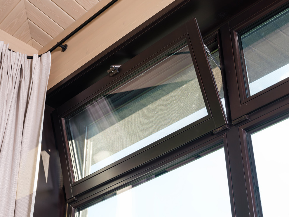 Остекление загородного дома в современном стиле