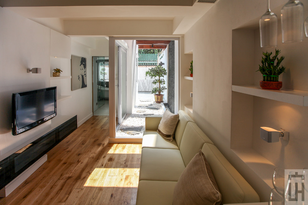 Contemporary Living Room