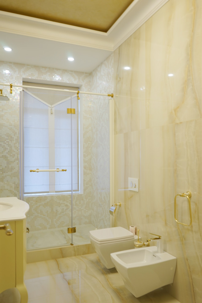 Фото готового интерьера. Второй этаж загородного дома, пространство спален в дом