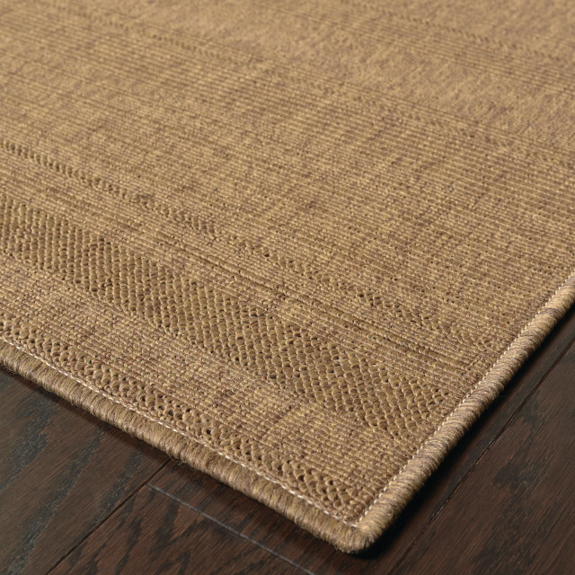 Malibu Indoor and Outdoor Outdoor Tan and Rug, 2'3"x7'6" Contemporary Outdoor Rugs by