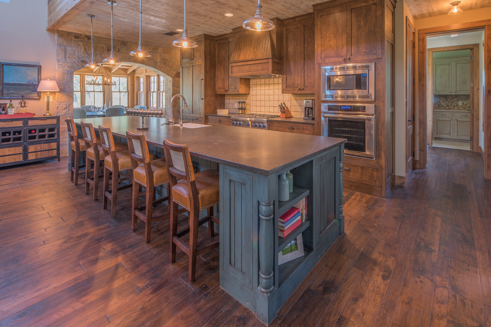 Kitchen - rustic kitchen idea in Austin