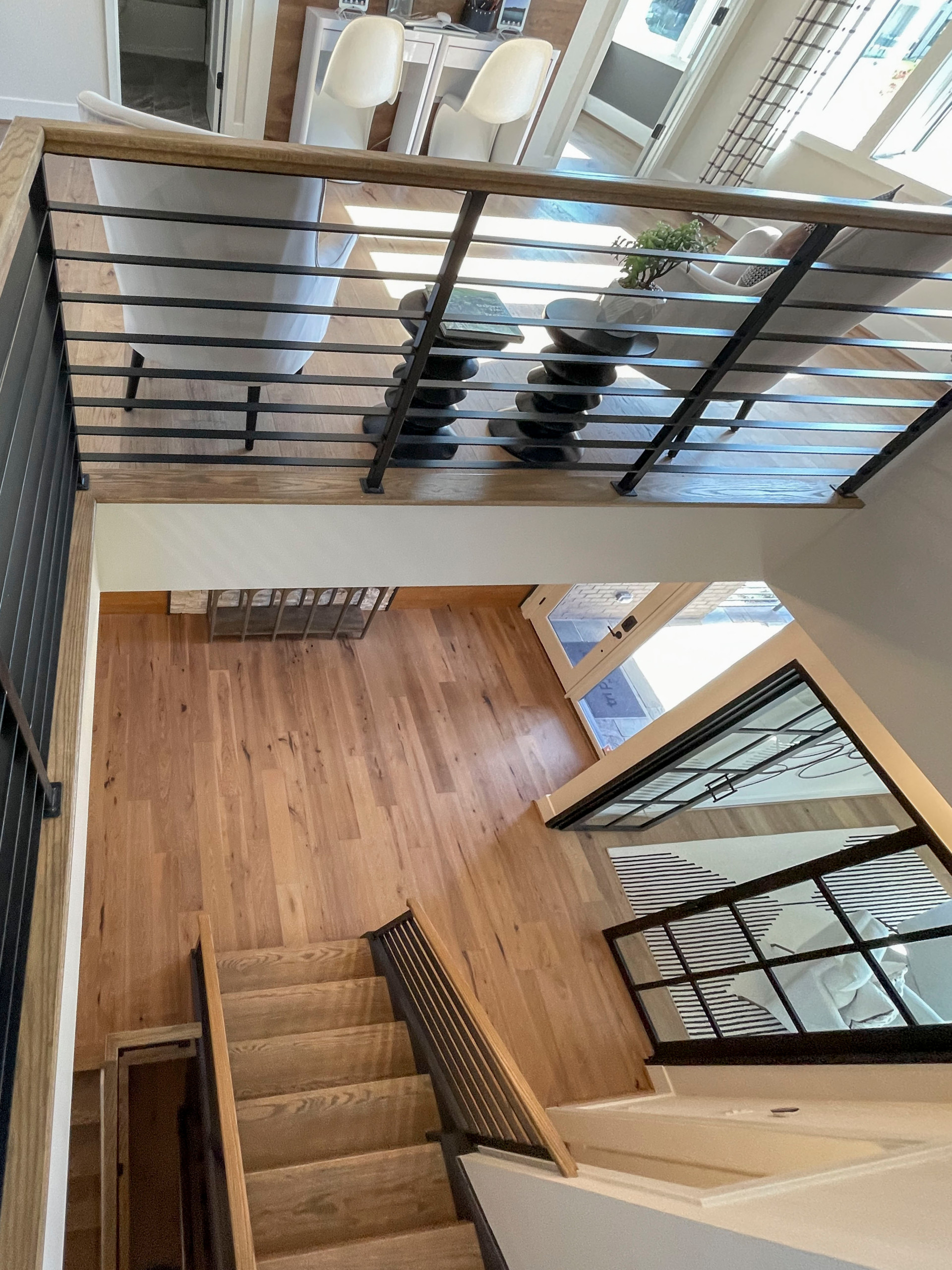 113_Floating Straight- Stringers with No Risers in Contemporary Home, Bethesda M