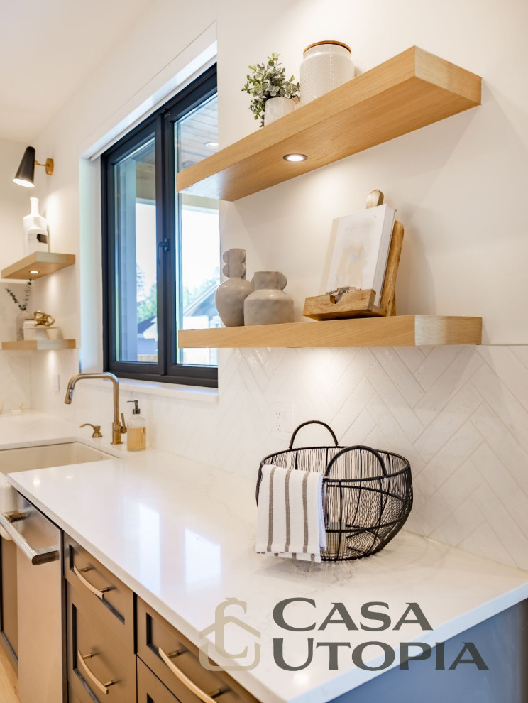 Inspiration for a traditional utility room in San Francisco.
