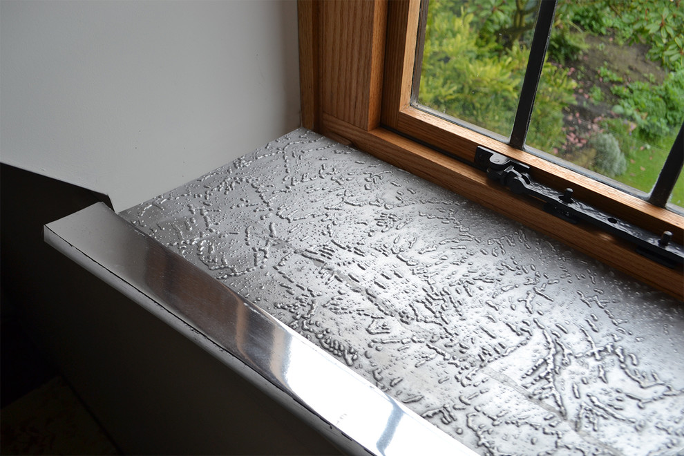 Cast aluminium decorative window sills in Speckle Pattern with square