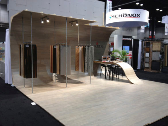 Массивный паркет на полах, стенах и потолке!