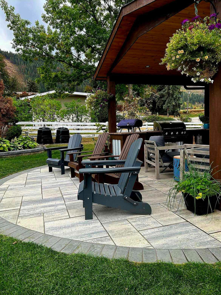 Britton Outdoor Kitchen and Shower