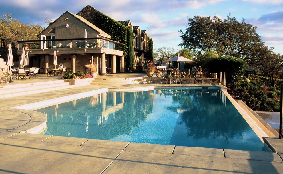 Photo of a contemporary pool in San Francisco.