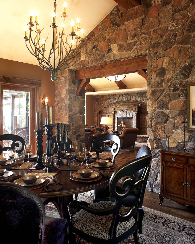 This is an example of a traditional dining room in Minneapolis.