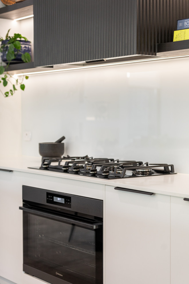 Inspiration for a contemporary kitchen in Melbourne.