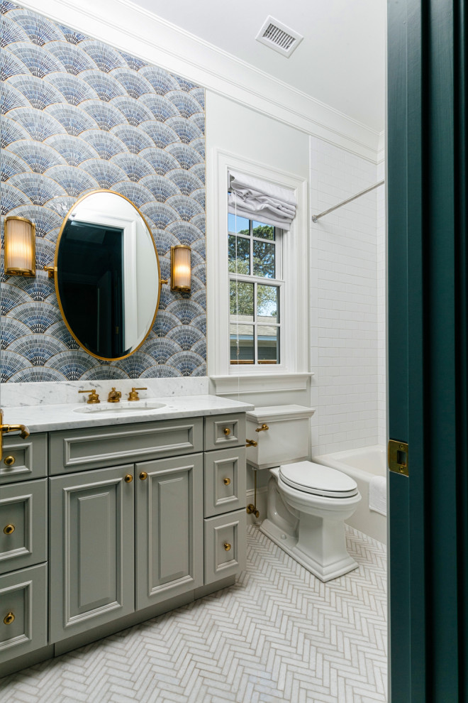 Design ideas for a traditional bathroom in Charleston.