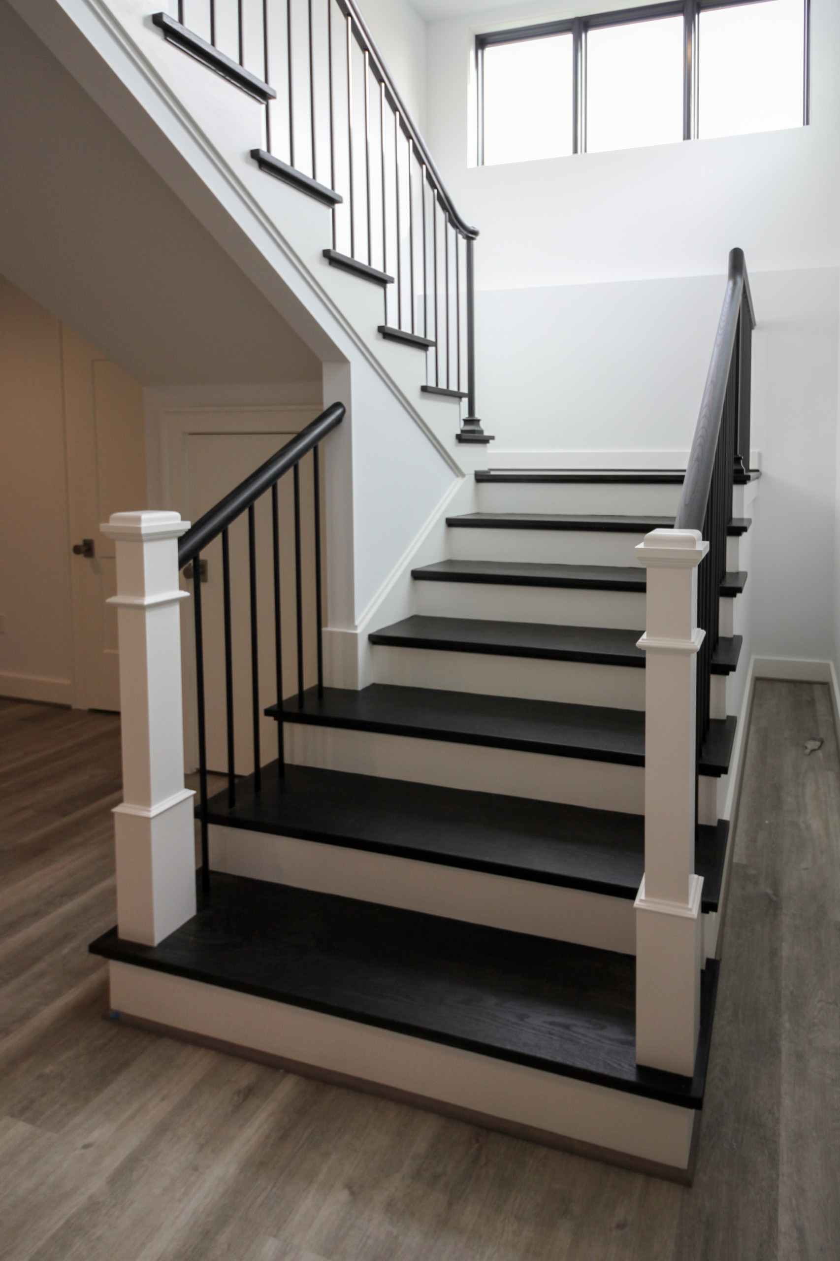 90_Classic Staircase with a Contemporary Twist, McLean VA 22101