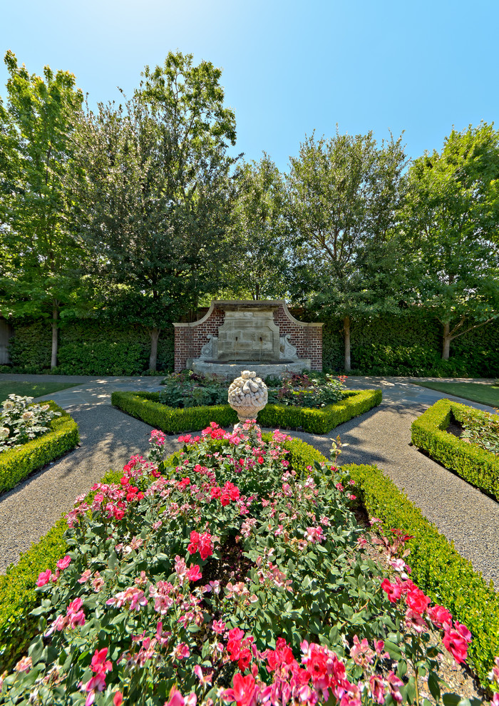 English Deloache Traditional Landscape Dallas by Harold