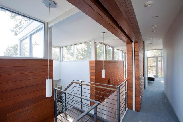 Split Level Conversion moderno-escalera