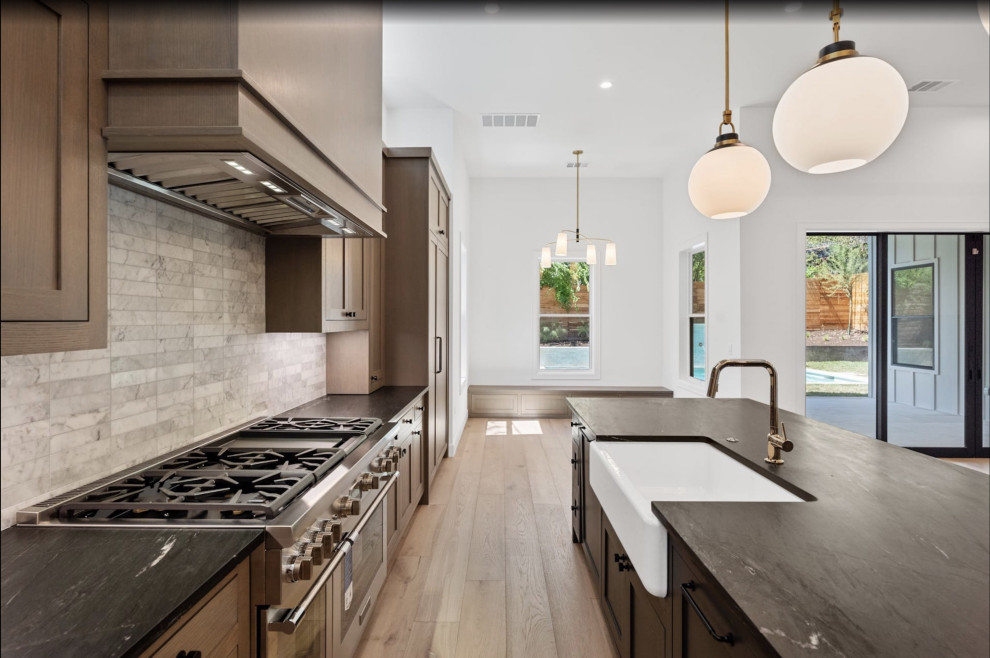 Transitional kitchen photo in Austin