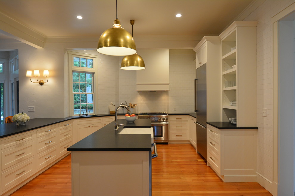 Inspiration for a transitional kitchen remodel in Baltimore