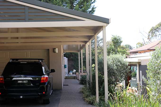 This is an example of a large modern detached two-car carport in Melbourne.